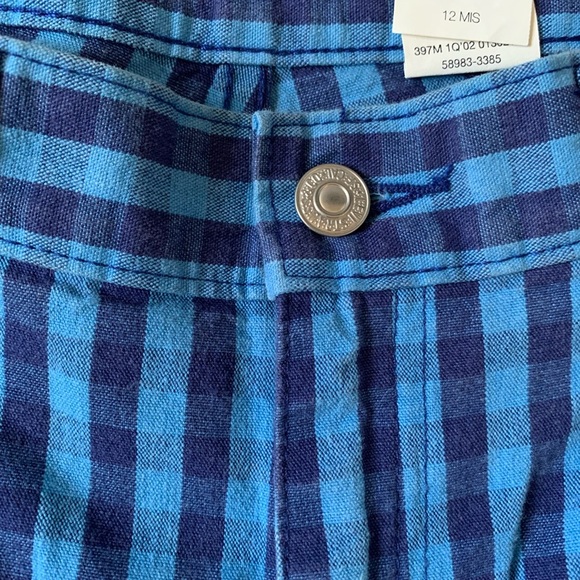 Blue Checkered Levi’s cropped pants - Picture 5 of 8